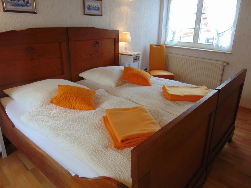 Ferienwohnung Bergblick /Moseltal Burgen  Exterior foto
