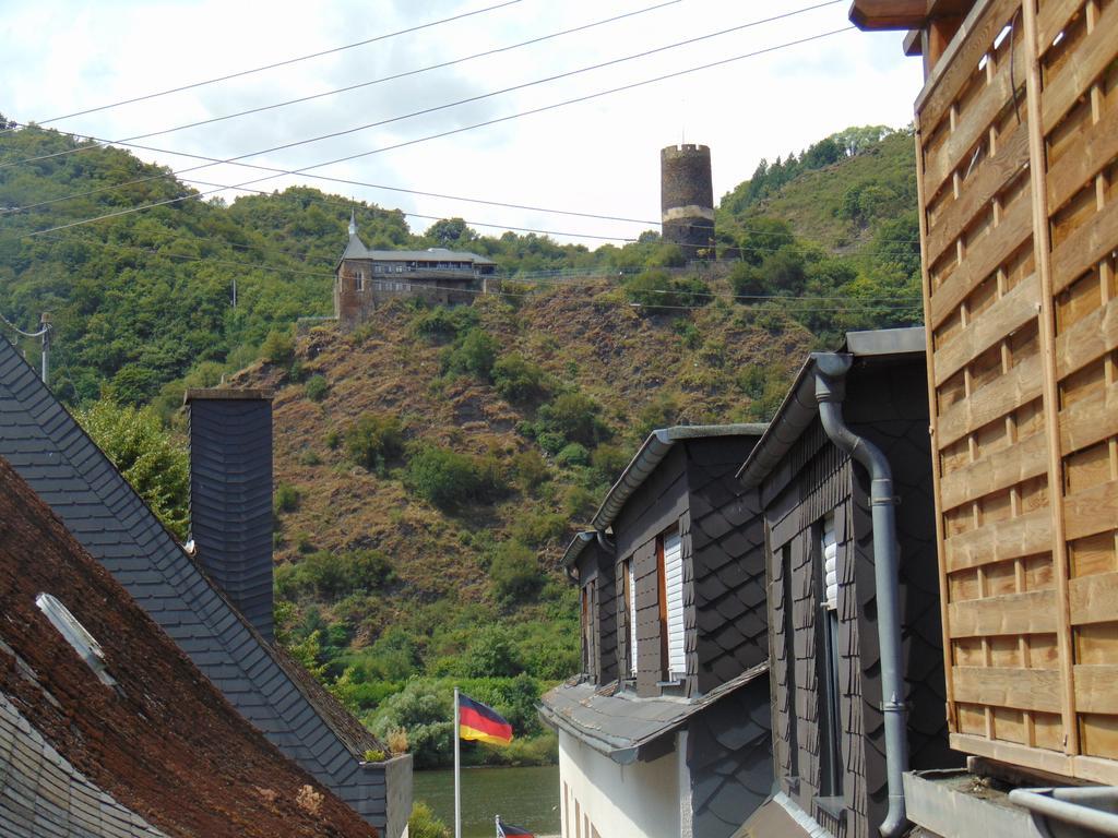 Ferienwohnung Bergblick /Moseltal Burgen  Exterior foto