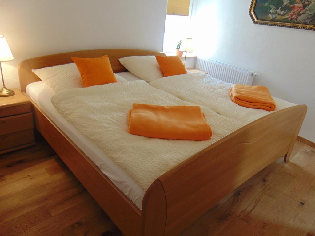 Ferienwohnung Bergblick /Moseltal Burgen  Exterior foto